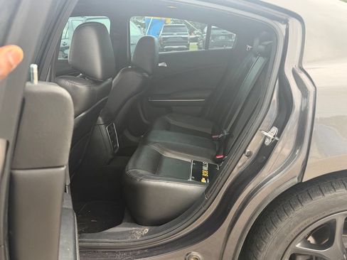 Used 2020 Dodge Charger SXT w/ Leather Interior Group RWD image 6