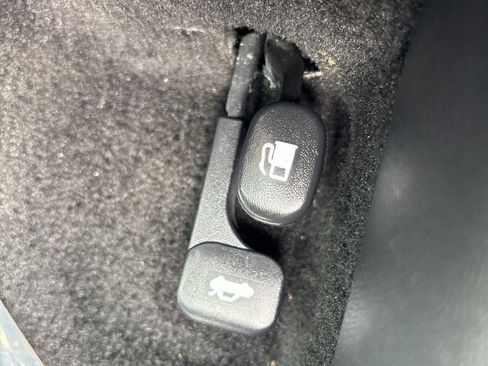 Certified 2025 Hyundai Elantra Sport FWD image 34