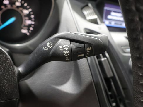 Used 2015 Ford Focus SE w/ SE Cold Weather Package FWD image 36