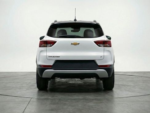 Used 2025 Chevrolet TrailBlazer LT FWD image 7