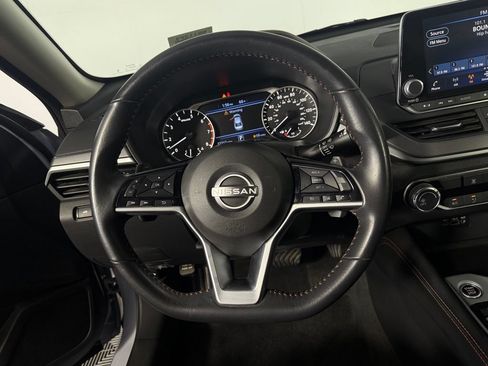 Used 2024 Nissan Altima 2.5 SR FWD image 15