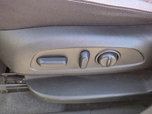 Used 2022 Chevrolet Equinox LS w/ LS Convenience Package image 24