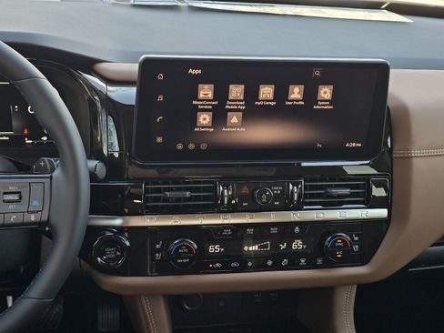 New 2026 Nissan Pathfinder Platinum image 16