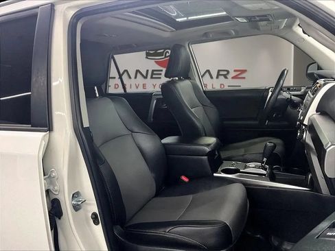 Used 2021 Toyota 4Runner SR5 Premium w/ Moonroof Package RWD image 32