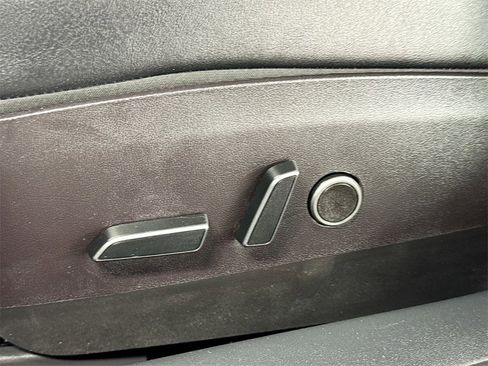 Used 2023 Tesla Model 3 Standard Range image 25