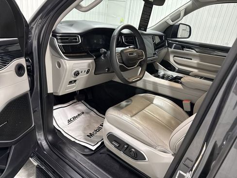 Used 2022 Jeep Wagoneer Series I image 10