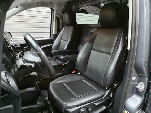 Used 2022 Mercedes-Benz Metris image 17
