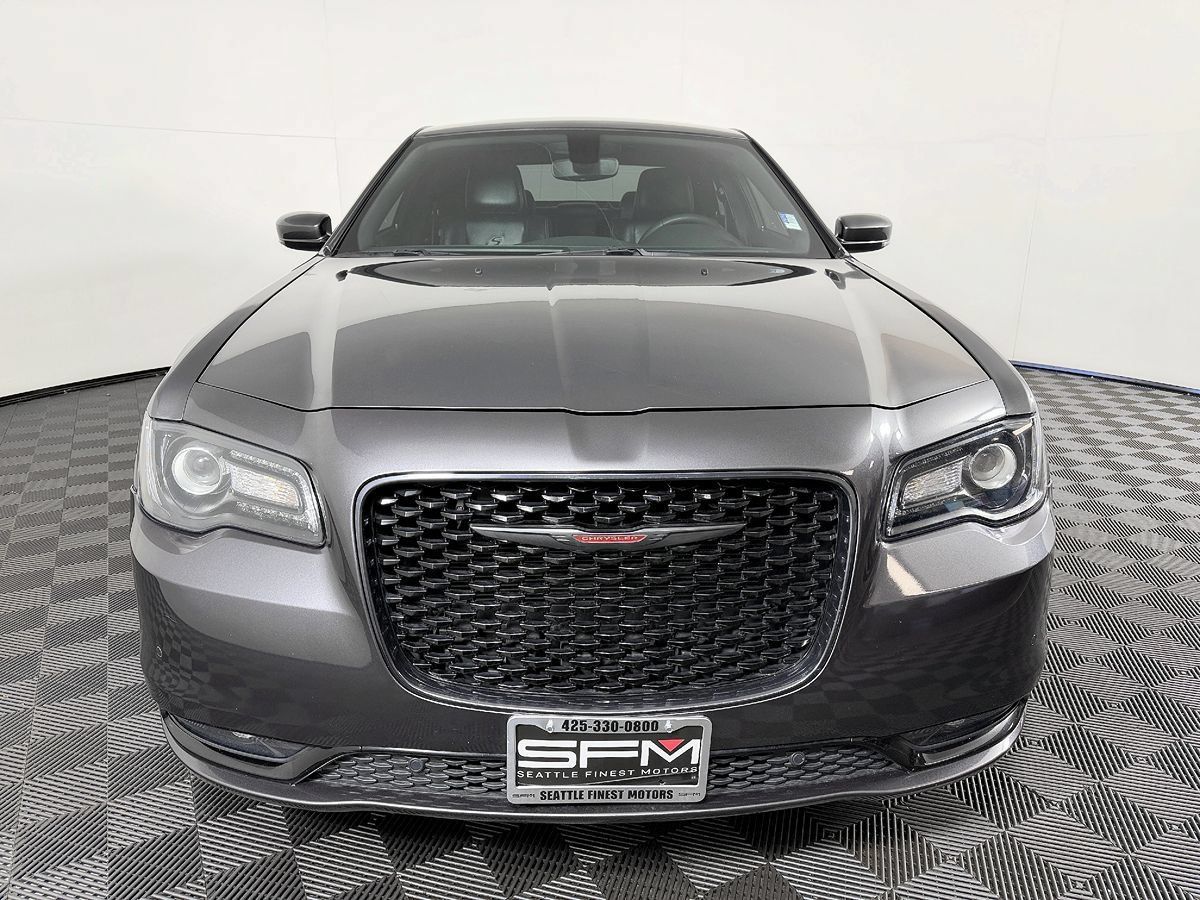 Used 2023 Chrysler 300 S RWD image 4