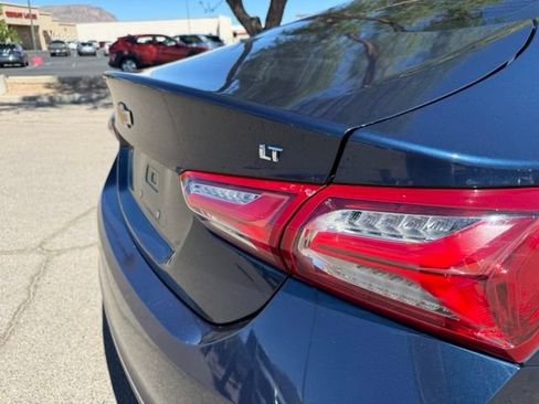 Used 2021 Chevrolet Malibu LT FWD image 6