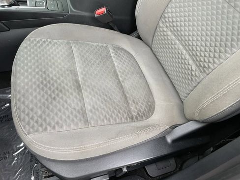 Used 2020 Ford Escape SE image 25