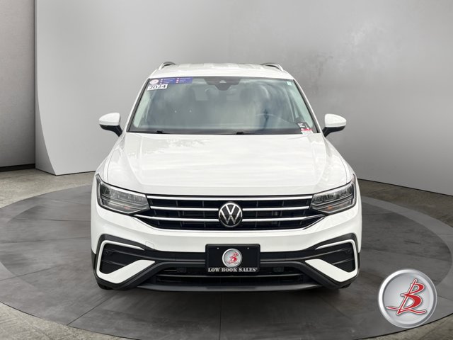 Used 2024 Volkswagen Tiguan SE AWD/4WD image 2