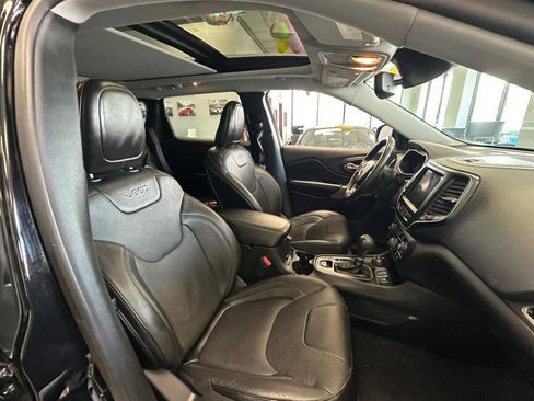 Used 2021 Jeep Cherokee Latitude Lux w/ Sun & Sound Group image 42