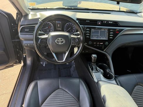 Used 2019 Toyota Camry SE FWD image 14