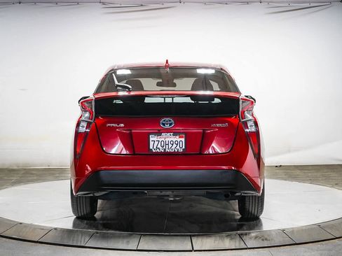 Certified 2017 Toyota Prius Two w/ Carpet Mat Package image 11