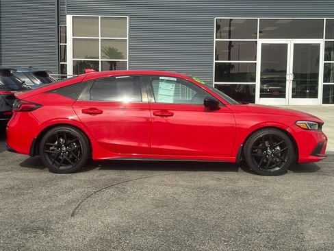 Used 2023 Honda Civic Sport image 3