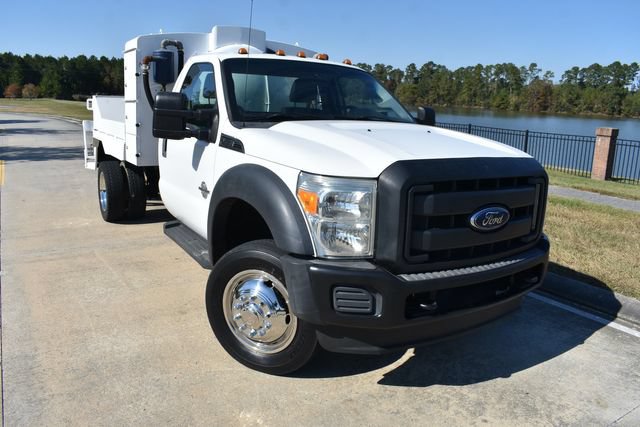 Used 2015 Ford F550 2WD Regular Cab Super Duty image 2