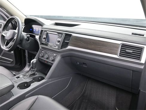Used 2023 Volkswagen Atlas SE image 27