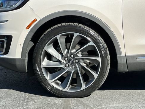 Used 2019 Lincoln Nautilus Reserve AWD/4WD image 25