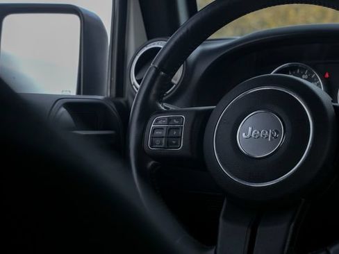 Used 2016 Jeep Wrangler Unlimited Sahara w/ Connectivity Group AWD/4WD image 42