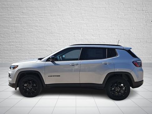 New 2026 Jeep Compass Latitude image 2