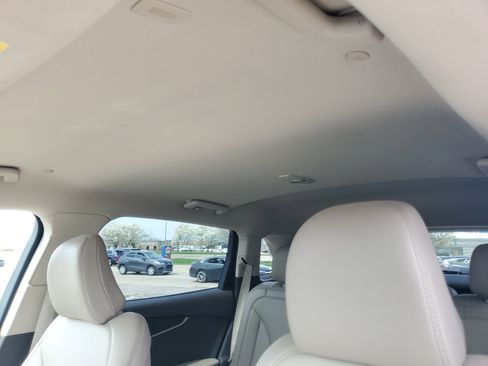 Certified 2023 Lincoln Nautilus FWD image 11