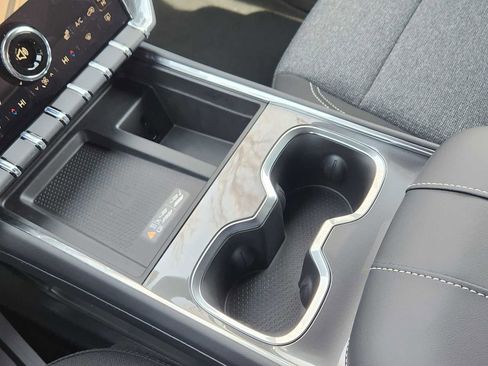 New 2025 GMC Acadia Elevation image 17