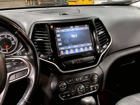 Used 2020 Jeep Cherokee Limited image 6