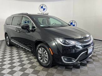 Used 2019 Chrysler Pacifica Touring-L video 1
