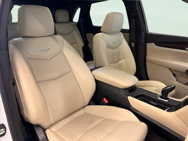 Used 2017 Cadillac XT5 Luxury FWD image 12