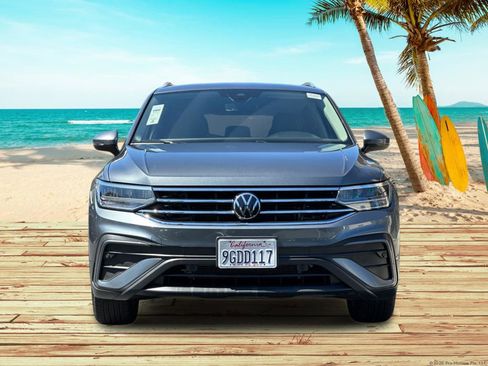 Used 2023 Volkswagen Tiguan SE image 9