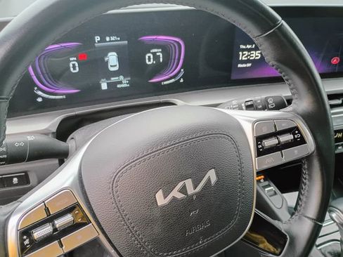 Used 2025 Kia Telluride S AWD/4WD image 17