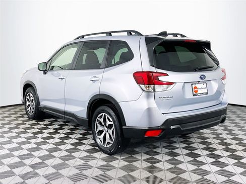Used 2024 Subaru Forester Premium image 6
