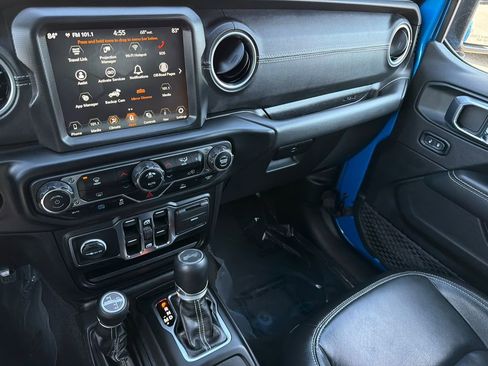 Used 2023 Jeep Wrangler Unlimited Sahara AWD/4WD image 24