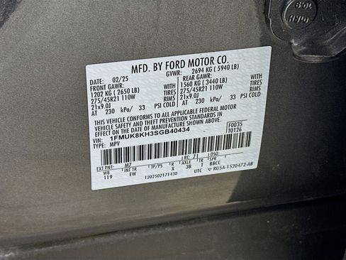 Used 2025 Ford Explorer ST-Line w/ ST-Line Street Pack AWD/4WD image 12