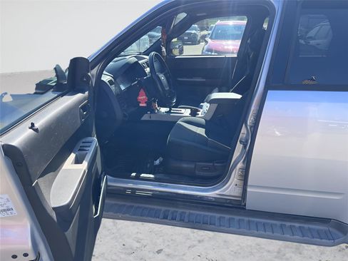 Used 2010 Ford Escape XLT FWD image 13