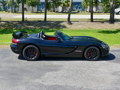Used 2004 Dodge Viper SRT-10 image 22