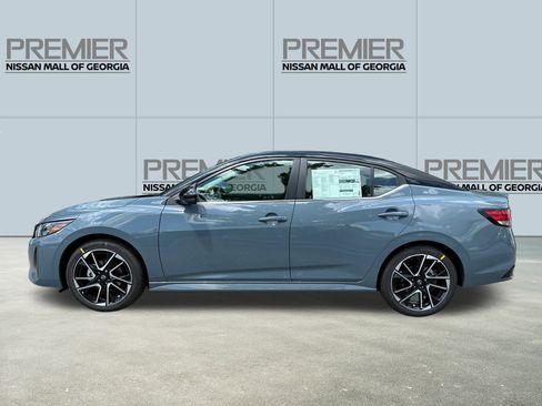 New 2025 Nissan Sentra SR w/ SR Premium Package image 8
