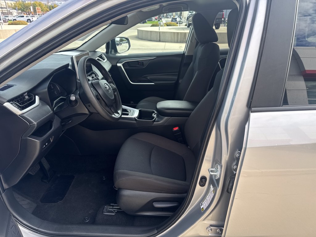 Certified 2025 Toyota RAV4 LE AWD/4WD image 10