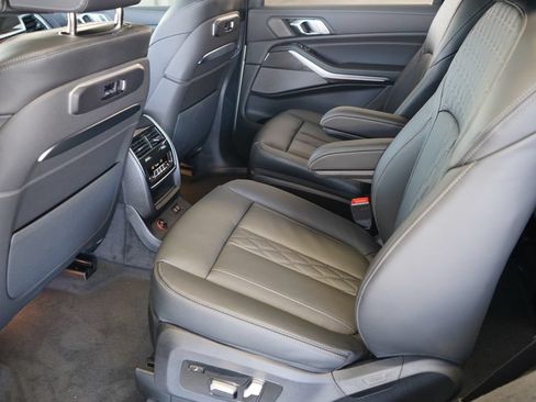 Used 2026 BMW X7 M60i w/ Climate Comfort Package AWD/4WD image 16
