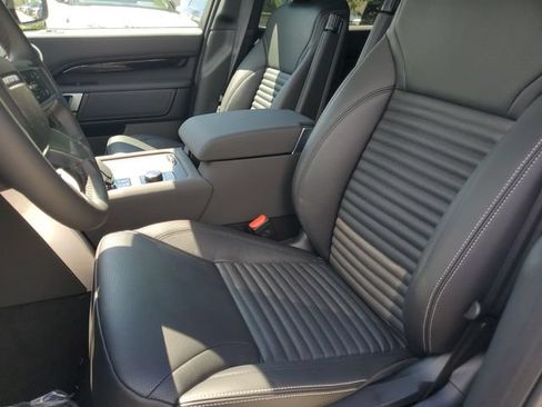 New 2026 Land Rover Discovery S AWD/4WD image 18