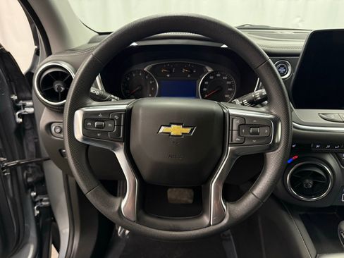 Used 2025 Chevrolet Blazer LT image 12