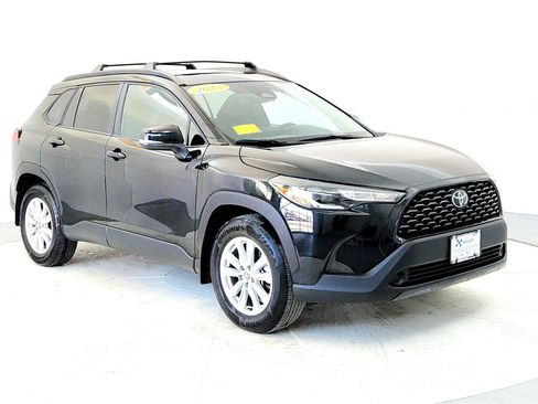 Used 2023 Toyota Corolla Cross LE w/ Moonroof Package image 7
