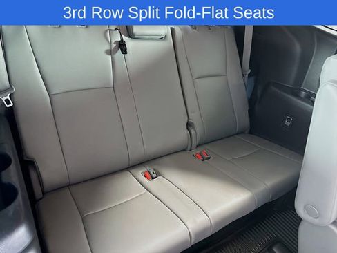 Used 2024 Toyota Highlander XLE FWD image 22