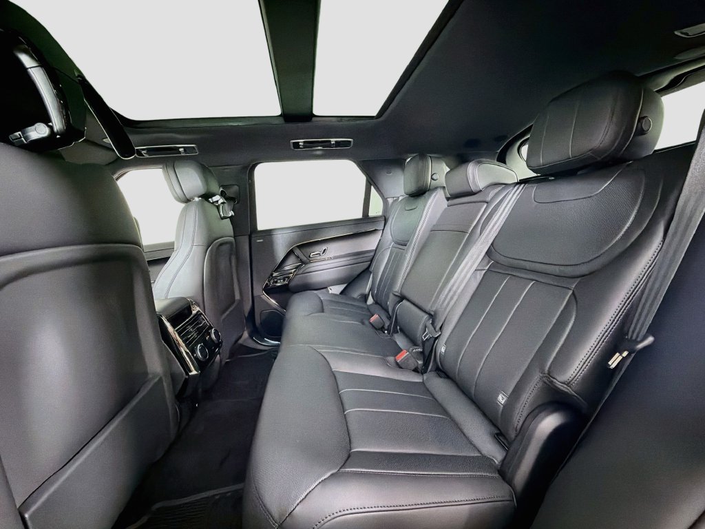 New 2027 Land Rover Range Rover Sport Dynamic SE AWD/4WD image 26