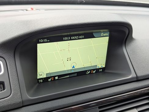 Used 2016 Volvo XC70 T5 Premier w/ Proximity Package image 18