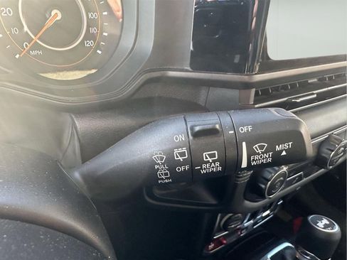 Used 2024 Jeep Wrangler Unlimited Rubicon image 17