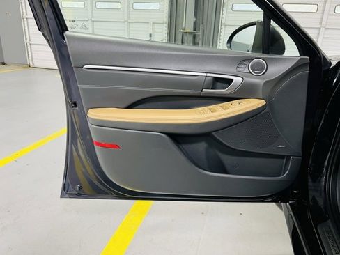 Used 2022 Hyundai Sonata Limited w/ Cargo Package image 25