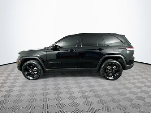 Certified 2023 Jeep Grand Cherokee Limited w/ Luxury Tech Group II AWD/4WD image 7