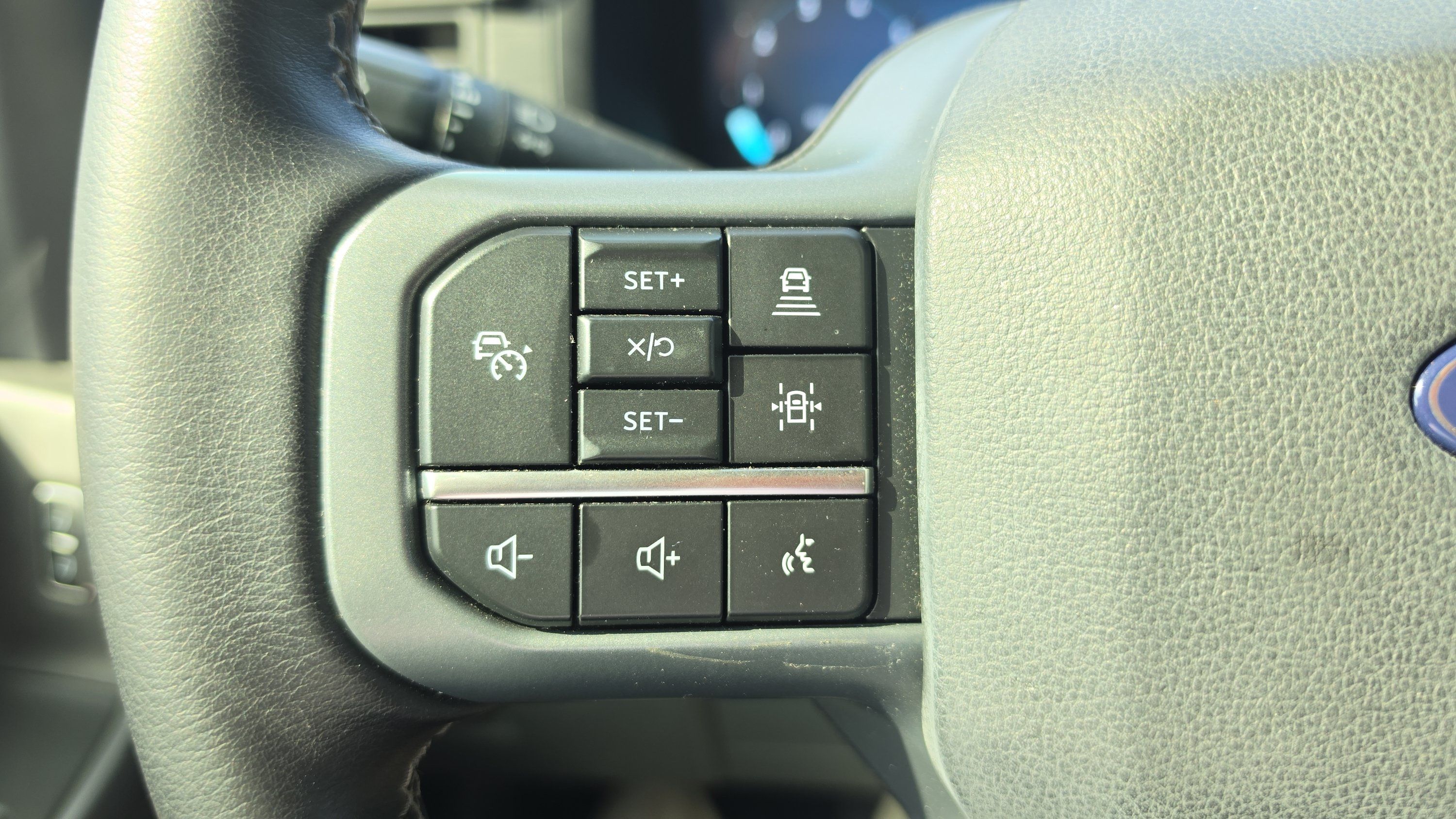 Used 2025 Ford F150 XLT w/ Equipment Group 302A MID RWD image 13
