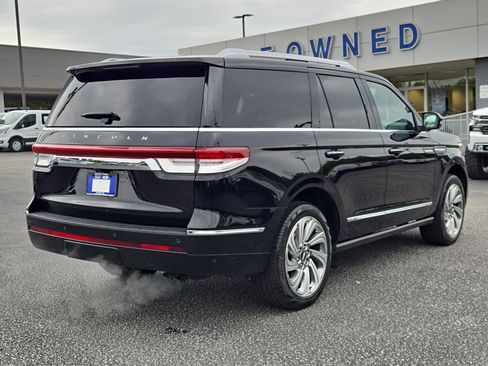 Used 2024 Lincoln Navigator Premiere AWD/4WD image 7